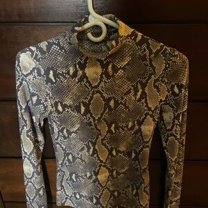 No Boundaries Gray Snake Print Top